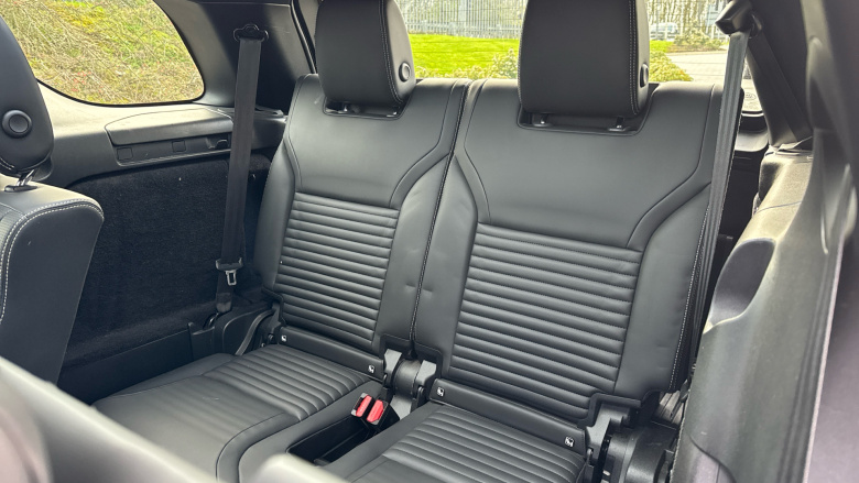 Land Rover Discovery 3.0 D300 R-Dynamic HSE 5dr Auto Diesel Station Wagon